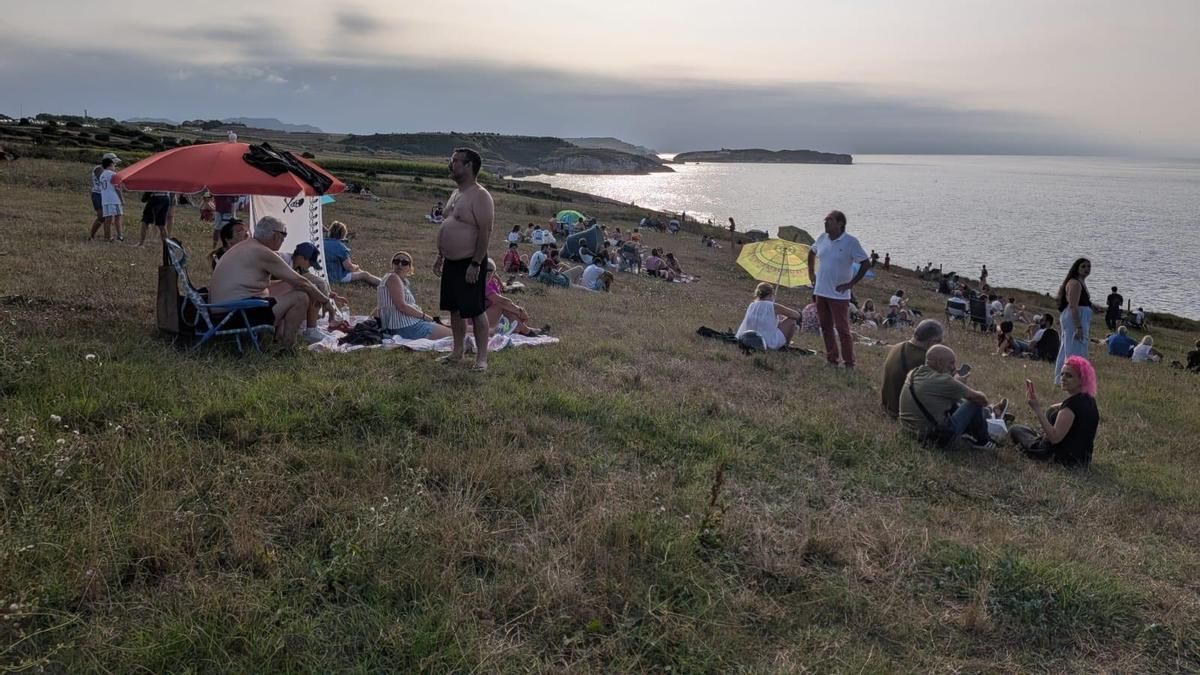 Gente preparada para ver el eclipse en Rostrío