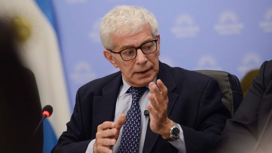 Cúneo Libarona: "Rechazamos las identidades sexuales que no se alinean con la biología"