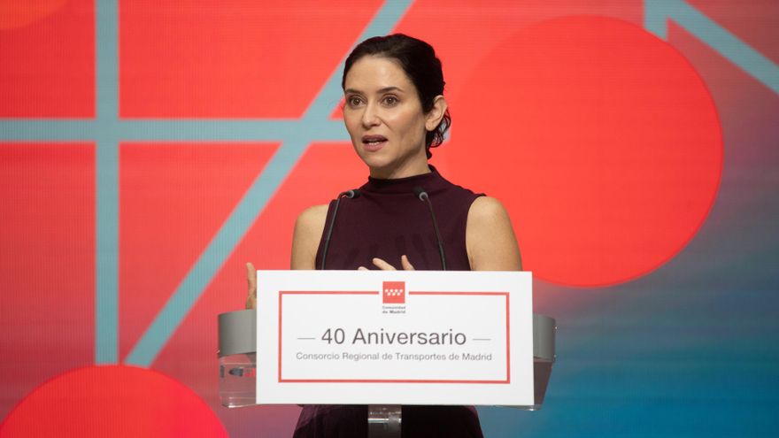 La presidenta de la Comunidad de Madrid, Isabel Díaz Ayuso, interviene durante el acto conmemorativo del 40º aniversario del Consorcio Regional de Transportes de Madrid