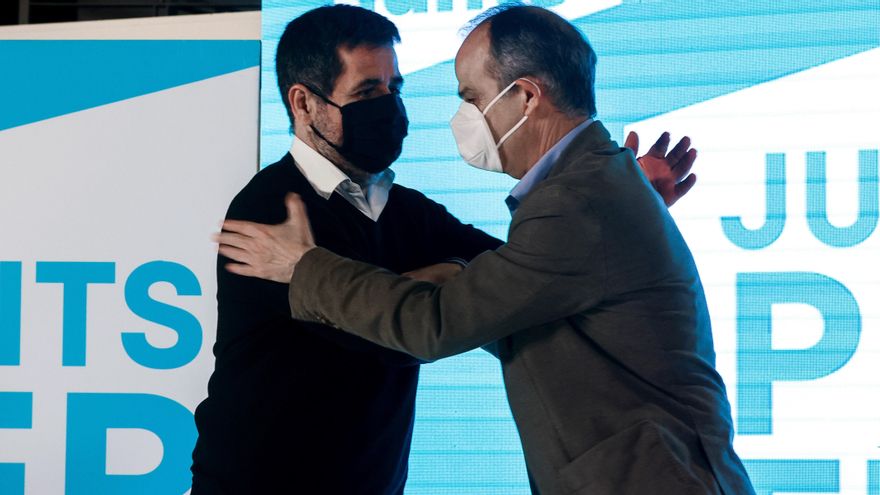 Imagen de archivo del secretario general de Junts per Catalunya (JxCat), Jordi Sànchez (i), y del exconseller Jordi Turull (d). EFE/ Quique García