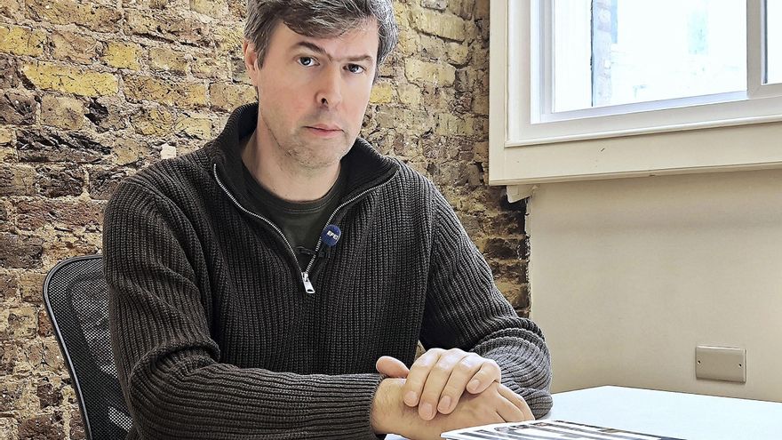 'Flesh' aborda el dinero, el poder y el desarraigo, dice el reciente ganador del Booker