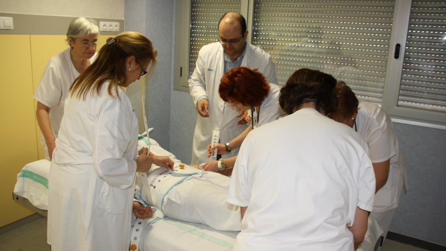 Exigen la actualización de competencias de los celadores: "Son el primer eslabón de la cadena sanitaria"