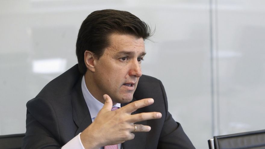 El cerebro tras la compra de los 1.800 pisos sociales de Blackstone que pelea con Santander por controlar Merlin