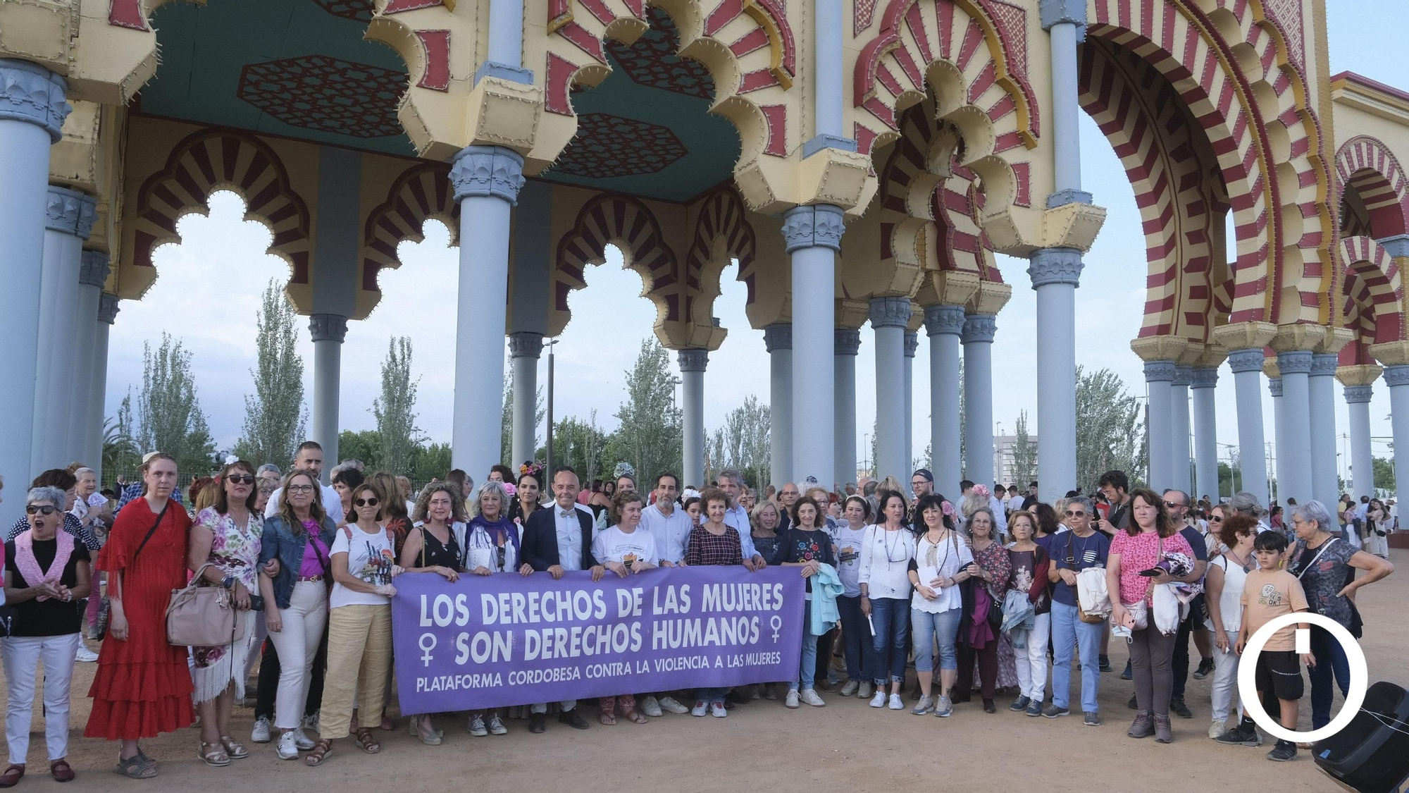 Concentración feminista en la feria de Córdoba.