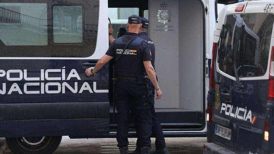 Nuevo incidente con la Policía en Lavapiés: "A mi hijo de 10 años le han dicho que se lo llevan detenido"