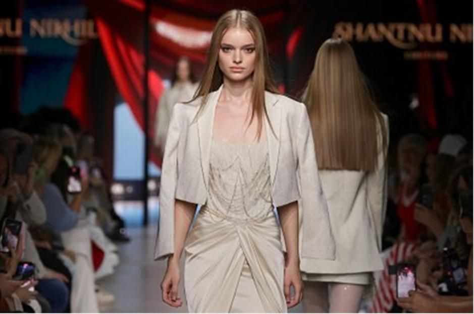 Shantnu Nikhil ( India ) en la Moscow Fashion Week