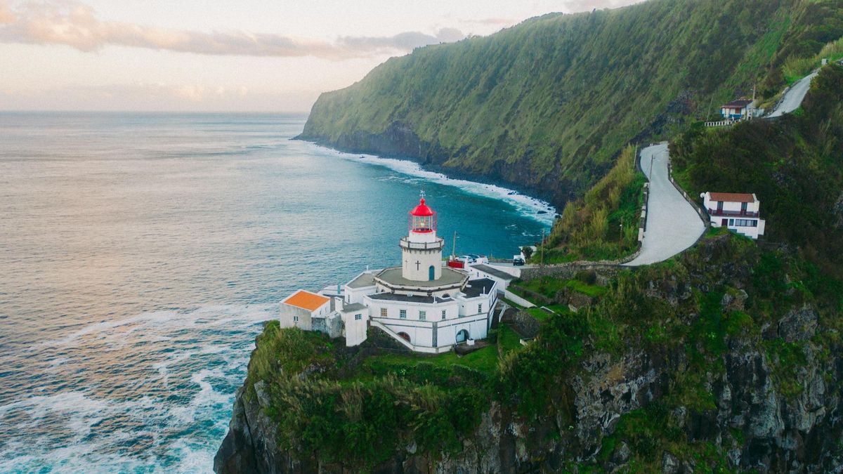 La guía de un experto viajero para visitar Azores, uno de los grandes paraísos naturales del Atlántico