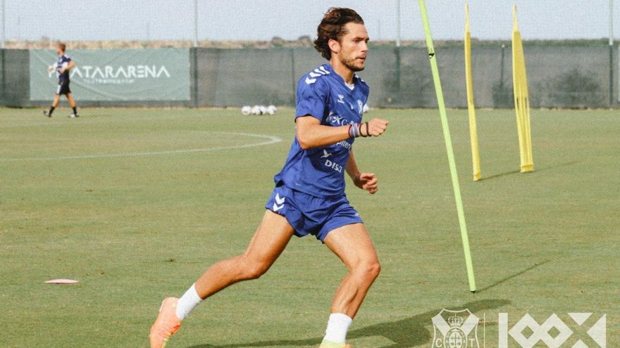 Tres partidos para el CD Tenerife durante la concentración del Pinatar Arena