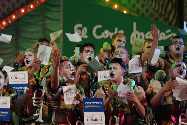 Actuación de 'Los Twittys' en la final de murgas 2015. FOTO: Cirenia Vico.