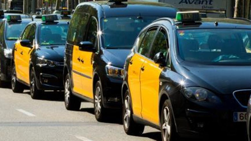 Un detenido por la agresión de unos taxistas a un vehículo VTC en Barcelona