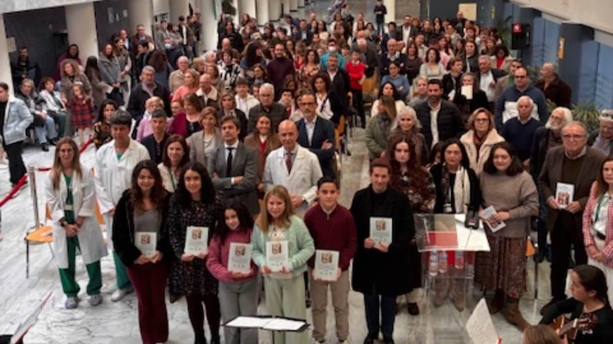 La presentación del nuevo poemario sobre donación del Hospital Reina Sofía congrega a 200 personas