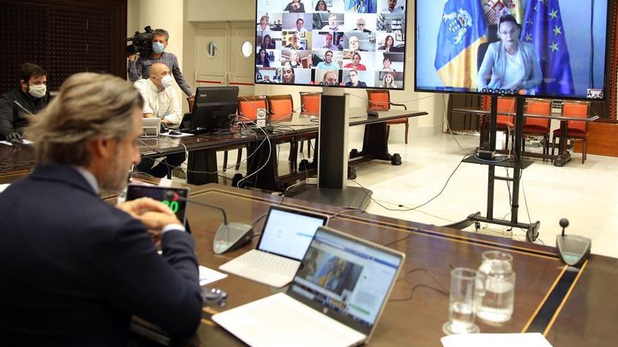 La consejera de Derechos Sociales, Igualdad, Diversidad y Juventud del Gobierno de Canarias, Noemí Santana, durante su comparecencia en la Diputación Permanente del Parlamento de Canarias