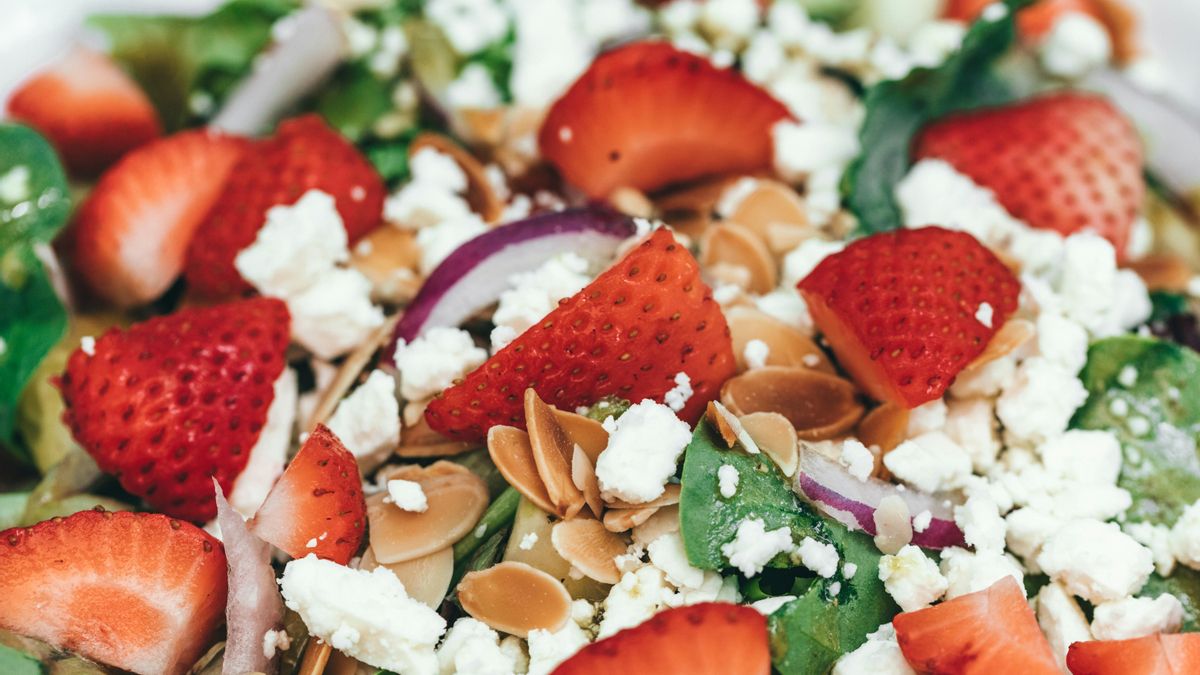 Un nutricionista aclara si es bueno tomar fruta para cenar: “No son solo un postre, son aliadas de tu salud cardiovascular”