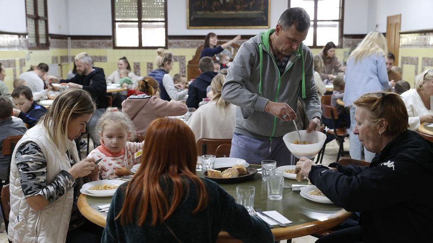 El Gobierno  y la CEOE abren puntos de empleo para refugiados ucranianos