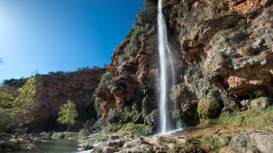 Esta preciosa cascada de 60 metros es uno de los mejores alicientes naturales para visitar esta comarca de Castellón