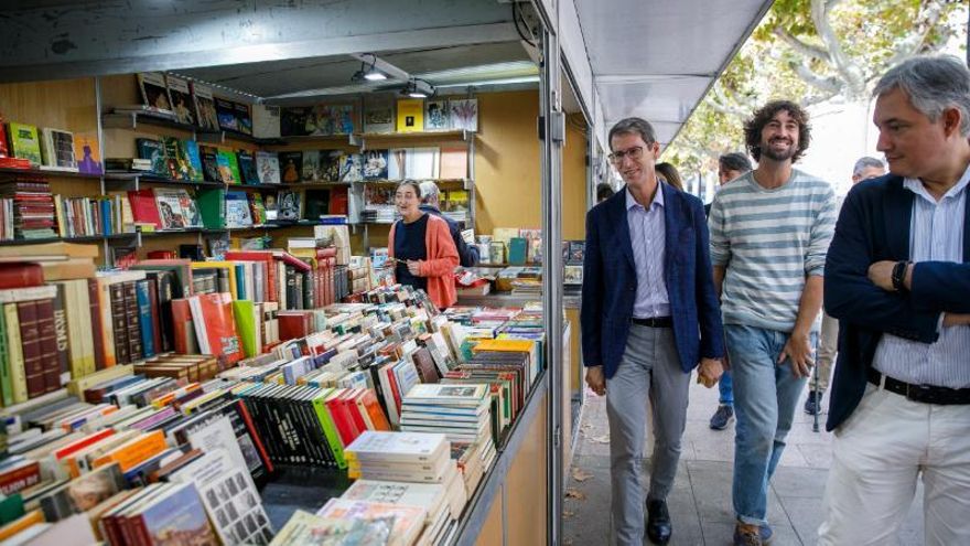 Las librerías se dan cita en El Espolón de Logroño en la Feria del Libro Antiguo y de Ocasión