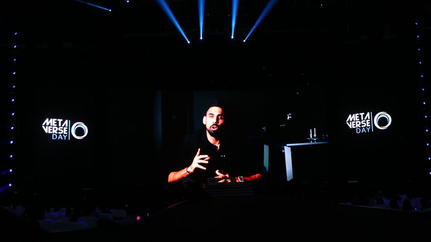 Mani Thawani, en uno de sus mensajes a los asistentes