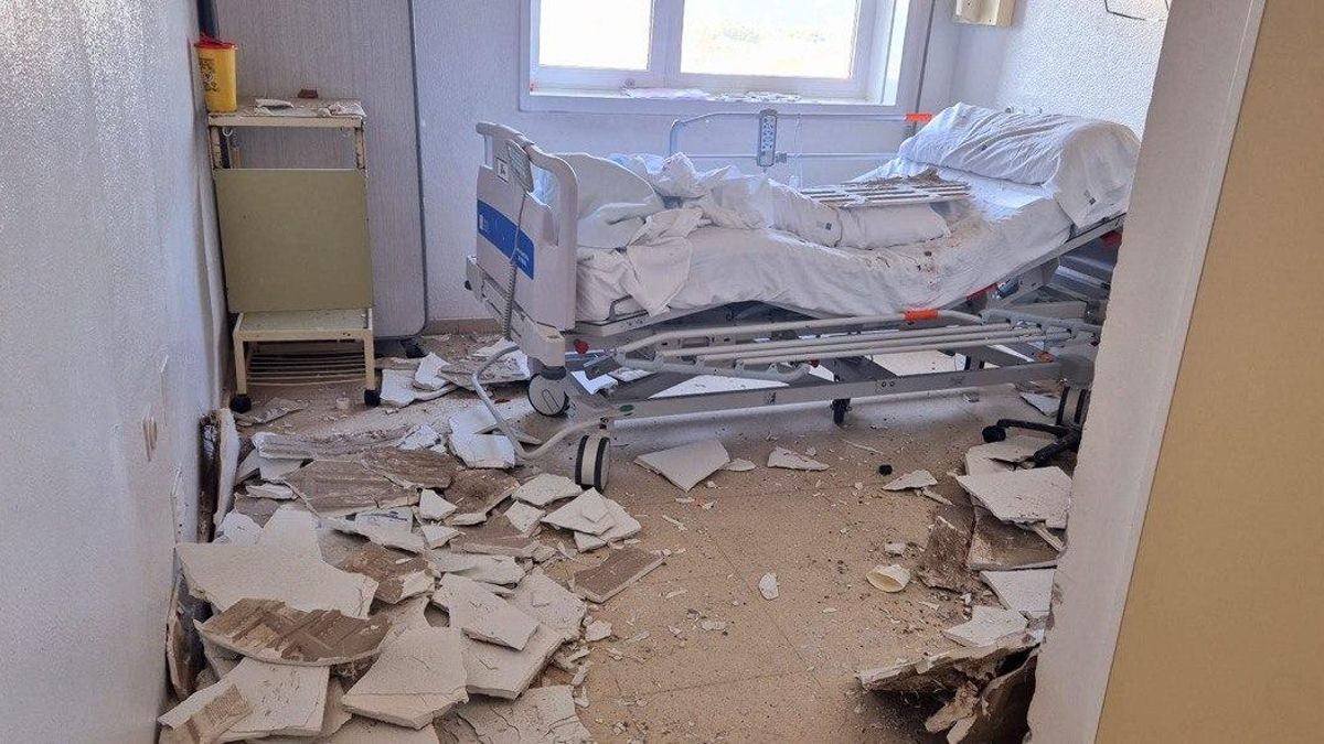 El herido por el derrumbamiento en el hospital de Ferrol, con contusiones por todo el cuerpo, puntos en la cabeza y conmocionado