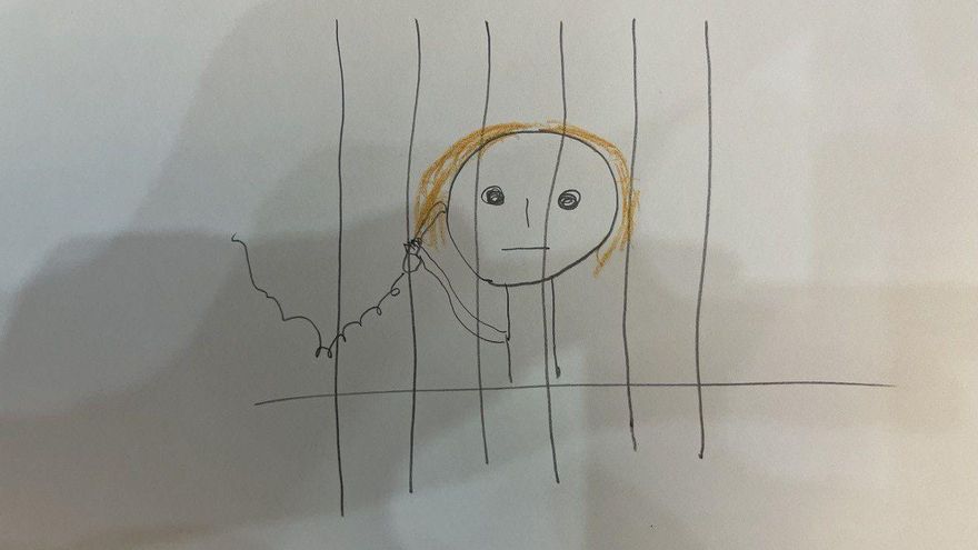 Dibujo elaborado por la hija de Shadi sobre la detención de su madre en Irán