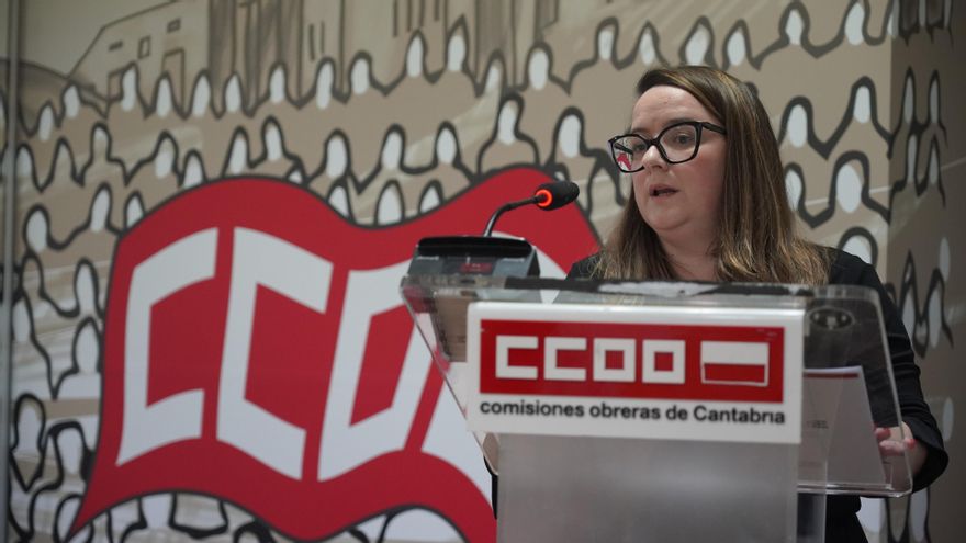 Archivo - Imagen de archivo.- La secretaria general de CCOO en Cantabria, Rosa Mantecón, interviene en el Consejo Regional