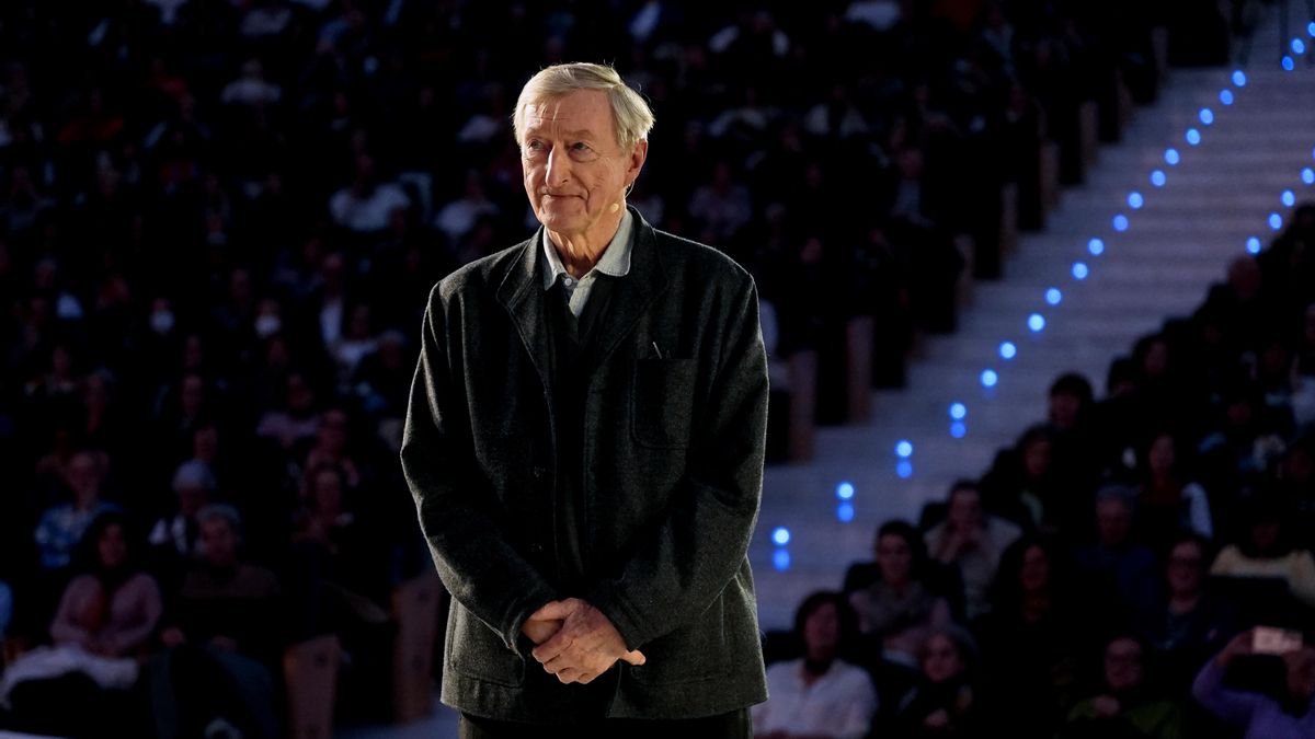 El escritor Julian Barnes, ayer, en el Palacio de Exposiciones y Congresos de Oviedo/Uviéu.