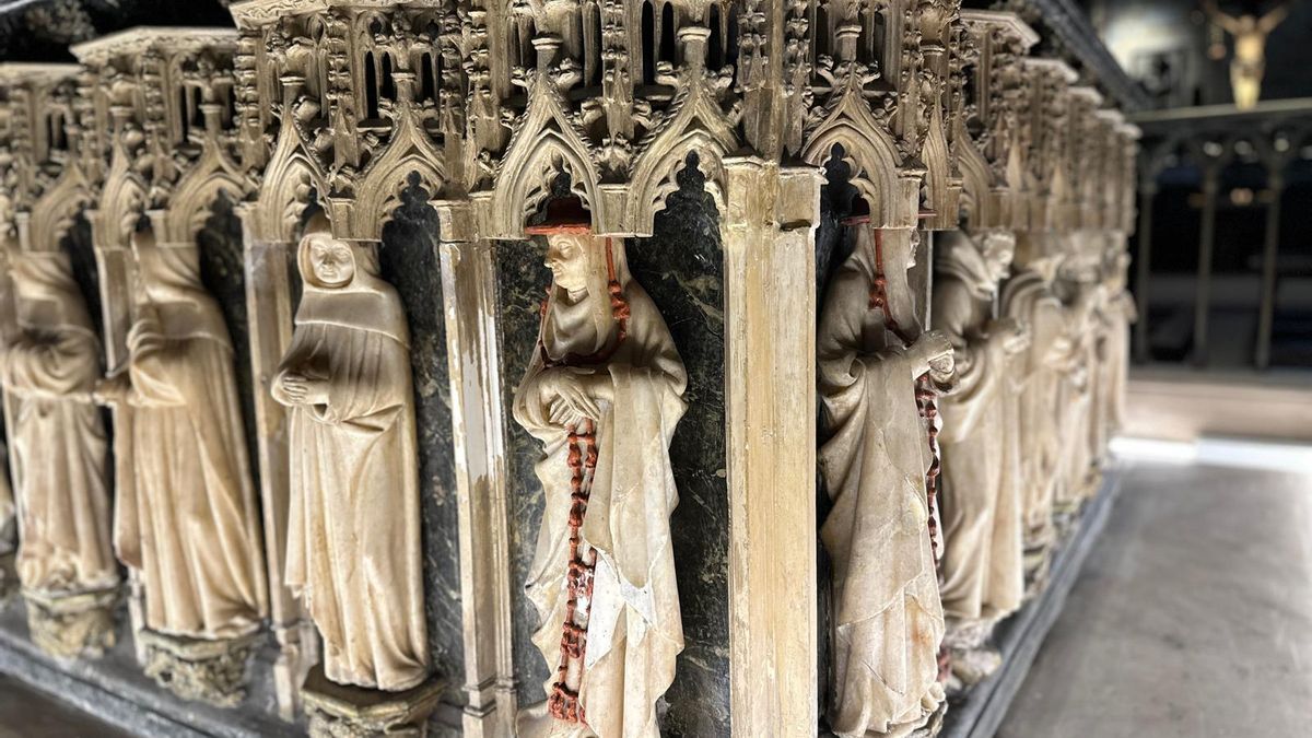 Plorantes del sepulcro de Carlos III el NOble y Leonor de Trastámara