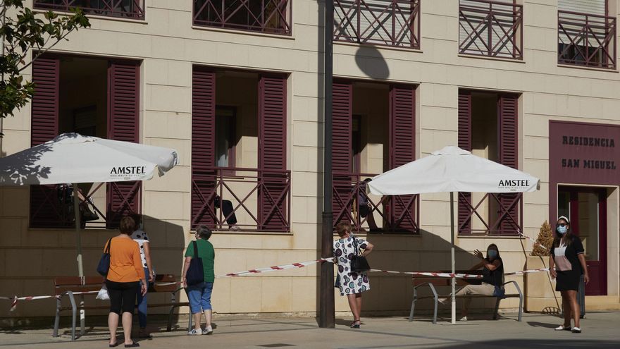 Navarra ultima una normativa para que los usuarios de las residencias puedan pasar las navidades con sus familias