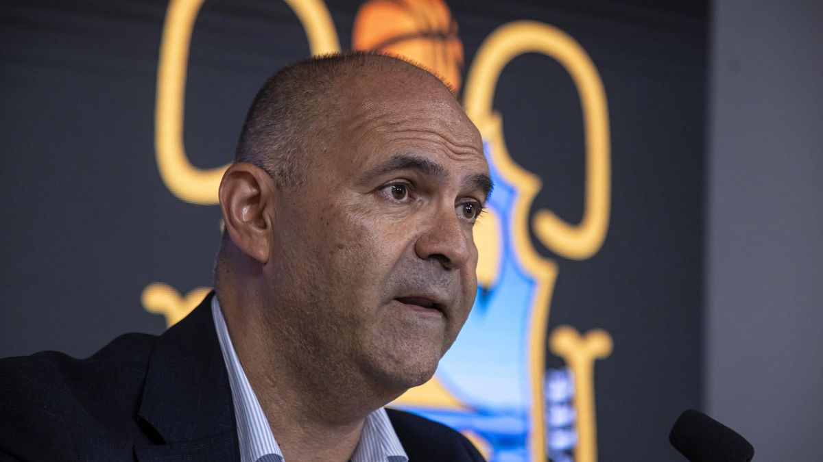 Aniano Cabrera, tras la salida de Vidorreta: "El club se preparará con tranquilidad"