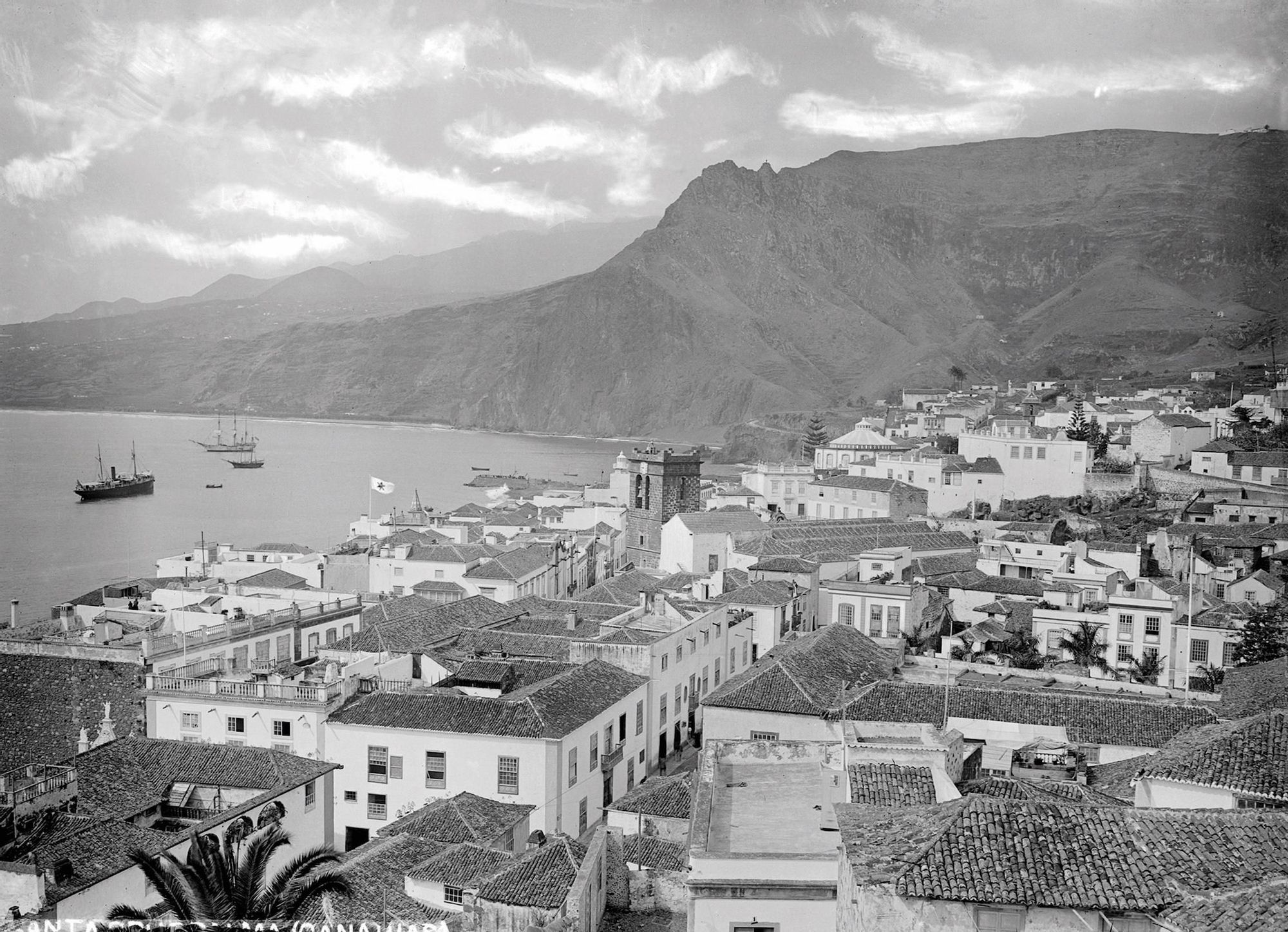 Imagen de Santa Cruz de La Palma de Miguel Brito. Archivo Insular