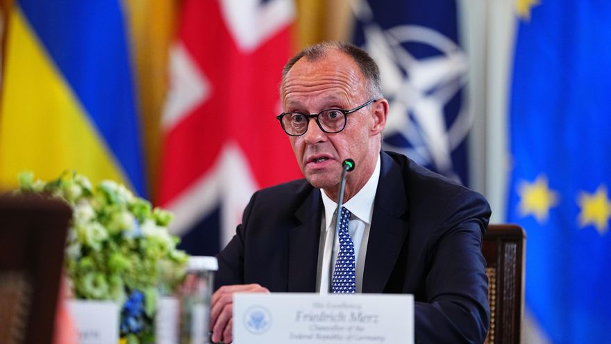 "Lo lograremos", diez años de una frase de Merkel que sigue causando debate en Alemania