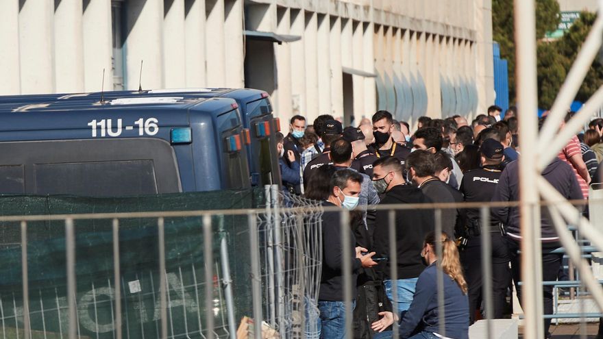 Contagiados 15 guardias civiles en Cataluña en plena polémica por las vacunas