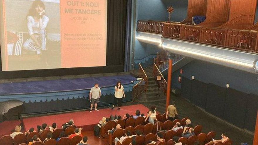 Café y memes para una película de 15 horas fascinantes en el cine: "Se me ha hecho hasta corta"