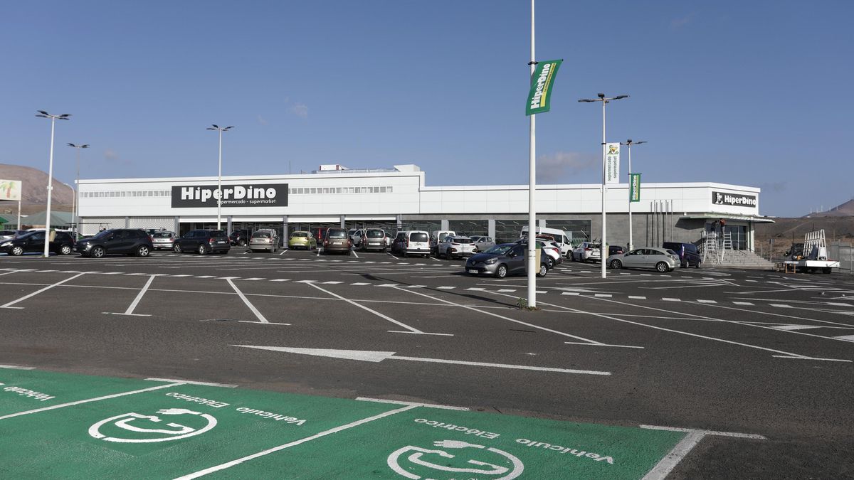 HiperDino celebra la 1ª Lanzarote Local Market:  gastronomía, la moda y la artesanía 'made in' Canarias