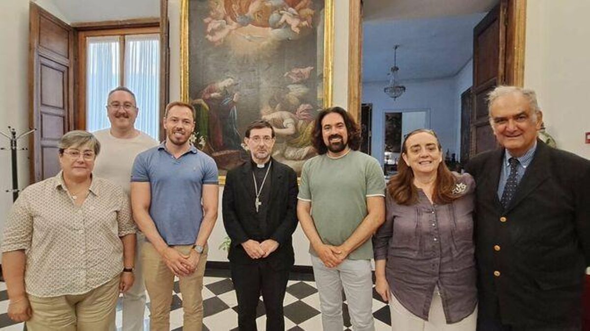 El cardenal Cobo, con los representantes de CRISMHOM