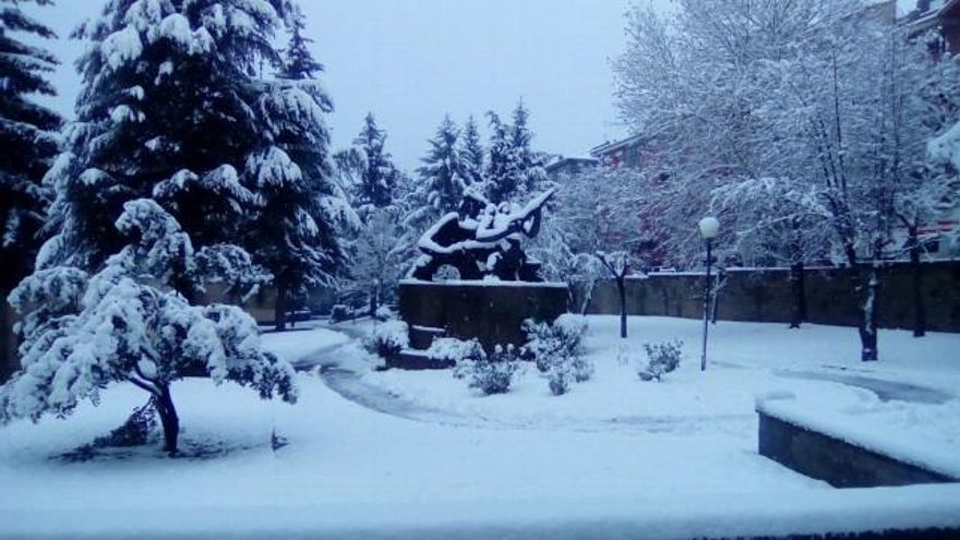 Villablino amanece nevado. Imagen de Luis Álvarez Pérez.