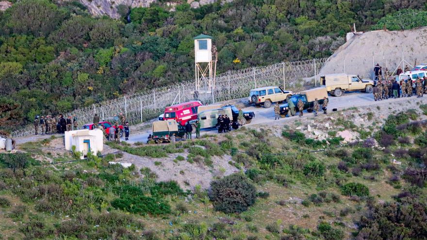 Marruecos reporta 14 agentes y 6 migrantes heridos en un intento de cruce a Ceuta