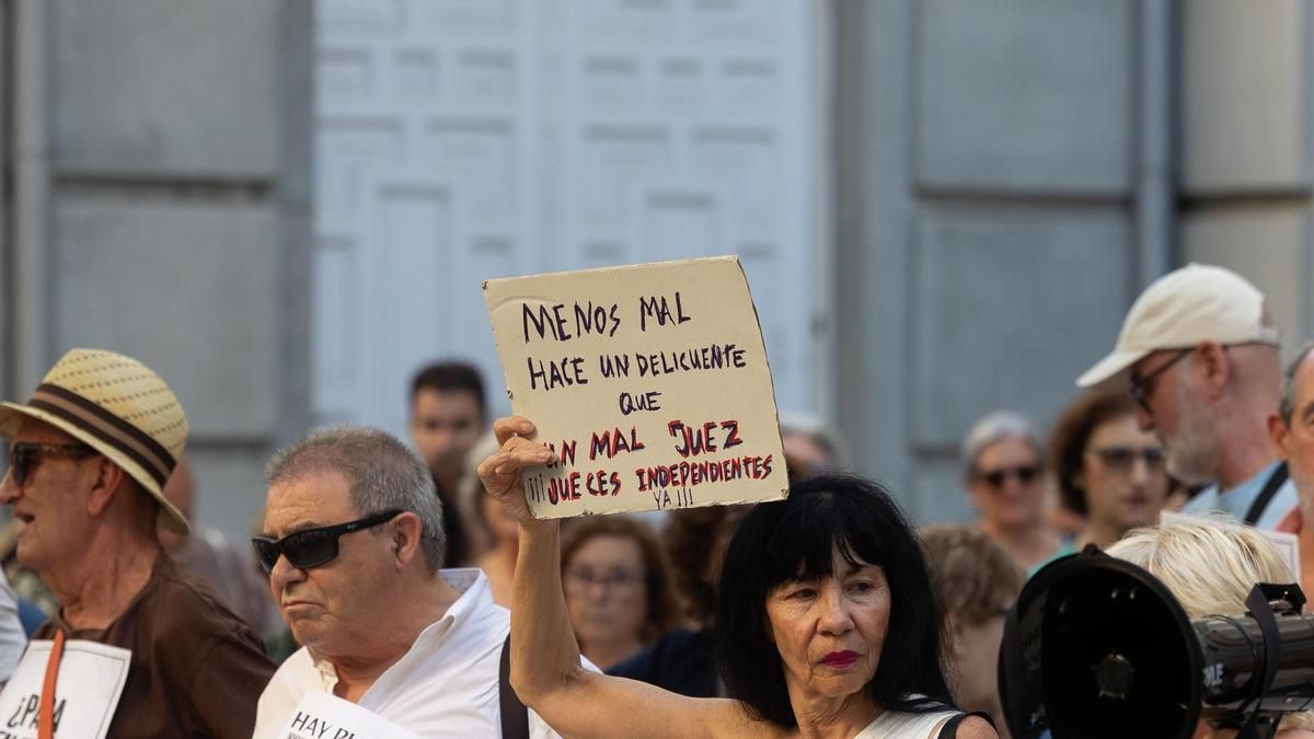 Concentración contra el juez Peinado frente a la sede del Consejo General del Poder Judicial el pasado junio