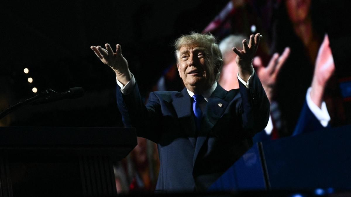 Trump ceba el culto al líder en la convención republicana y agita fantasmas ante las legislativas: "Vamos a derrotar al comunismo"