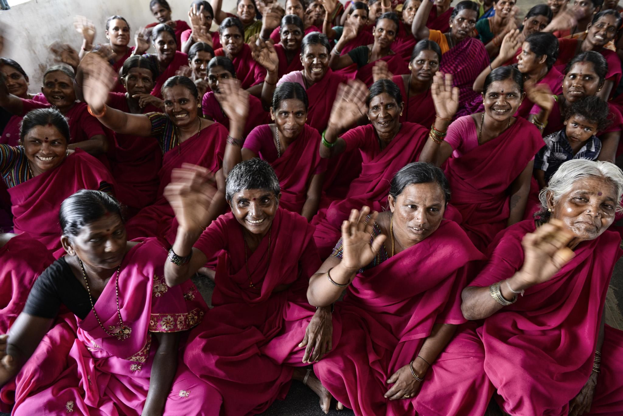 Grupos de mujeres comienzan a organizarse para combatir problemas como la violencia machista o los matrimonios infantiles. Este es un 'sangham' en el estado de Andhra Pradesh./ Zigor Aldama
