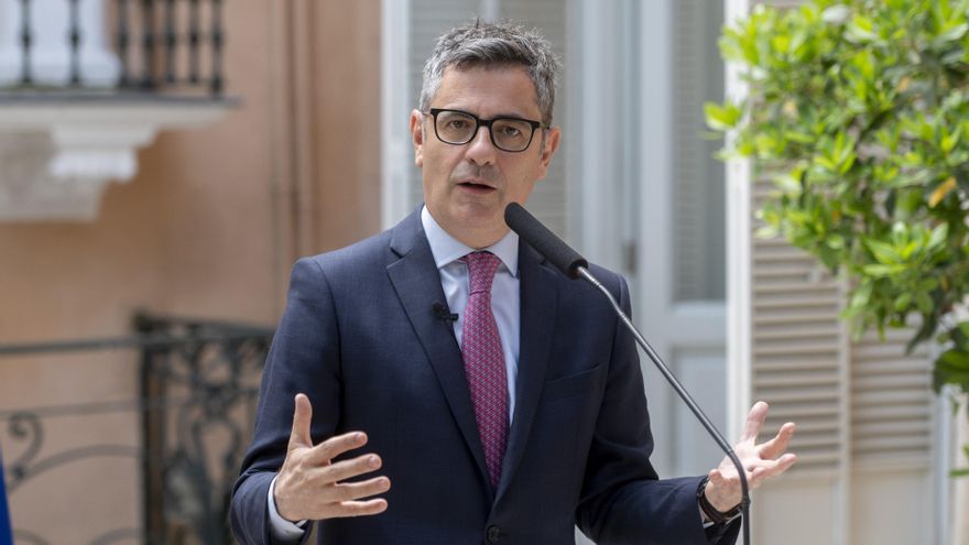 El ministro de la Presidencia, Justicia y Relaciones con las Cortes, Félix Bolaños,  atiende a los medios de comunicación, en la sede del Ministerio (Palacio de Parcent), a 9 de mayo de 2025, en Madrid (España).