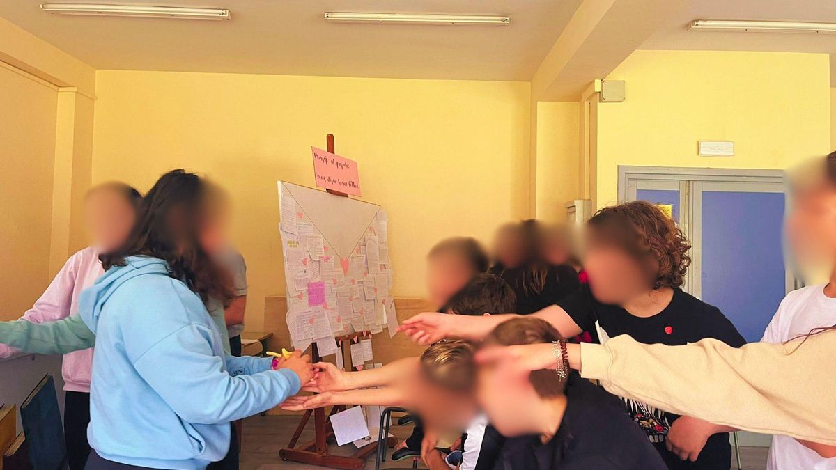 IURA lleva a las aulas rurales de Cáceres una educación en derechos humanos para desmontar los bulos sobre migración