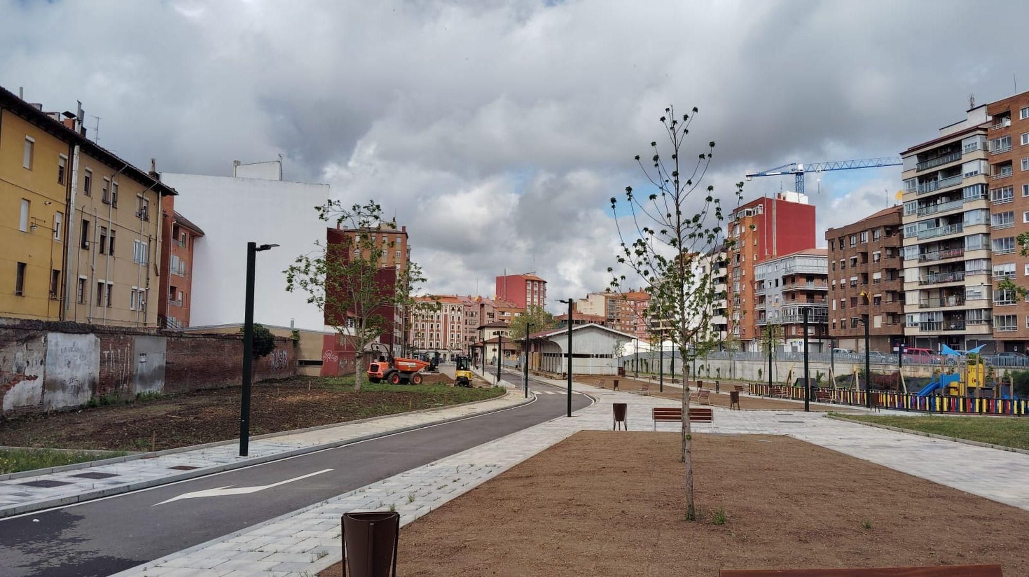 Nueva calle Feve en León desde Ramón y Cajal.