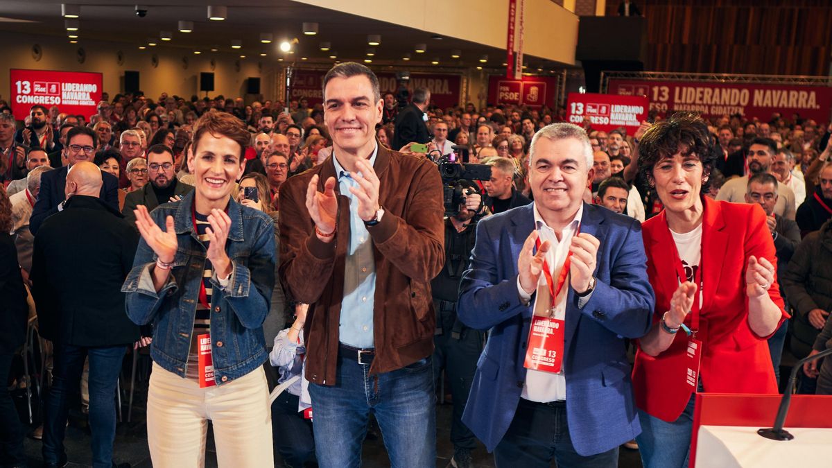 María Chivite, Pedro Sánchez, Santos Cerdán y Elma Saiz, en el congreso del PSN celebrado el 22 de marzo de 2025.