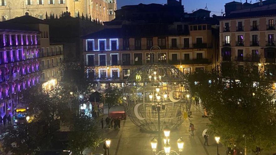 Vecinos del centro de Toledo denuncian "más de 40 días de sufrimiento" por el espectáculo de luz y sonido de Navidad