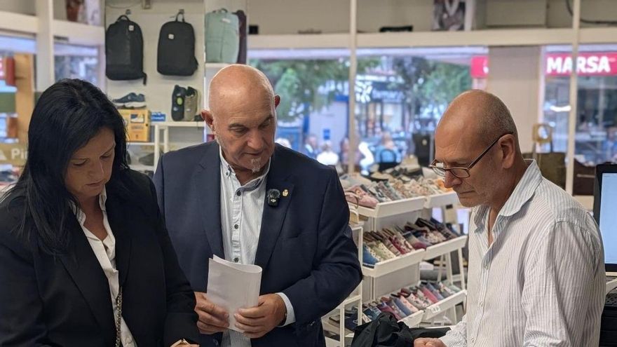 Barakaldo reparte etiquetas para facilitar la actuación de los servicios de emergencia en accidentes de tráfico