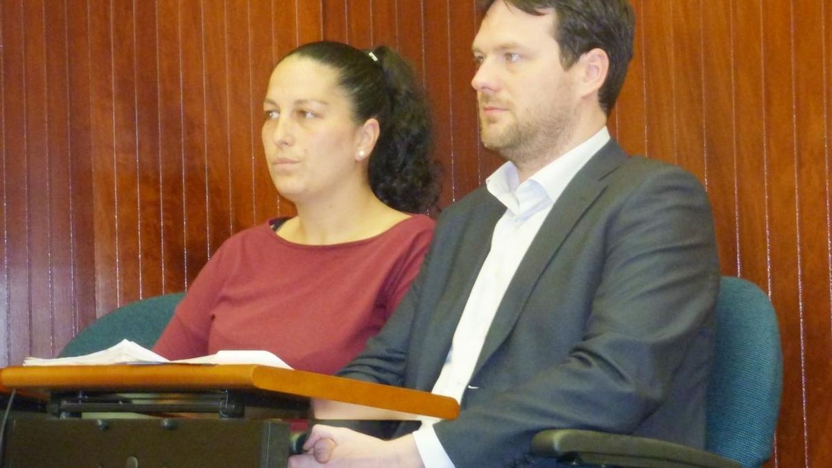 C's critica que Gobierno dedique partidas "desorbitadas" al Racing y no al consultorio de Cueto