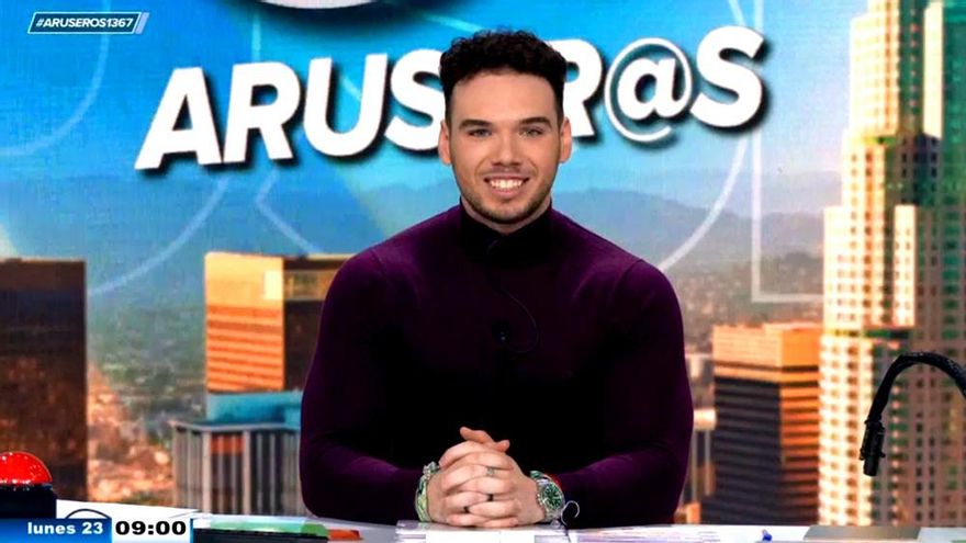 Alfonso Arús fue sustituido por sorpresa en 'Aruser@s' por su hijo Hans, con bromas de su madre Angie Cárdenas