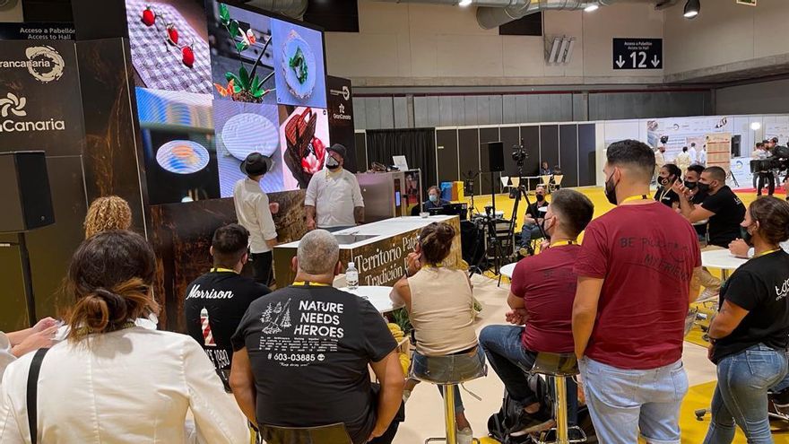 Ponencia de Aser Martín arropado por chefs de toda Gran Canaria.