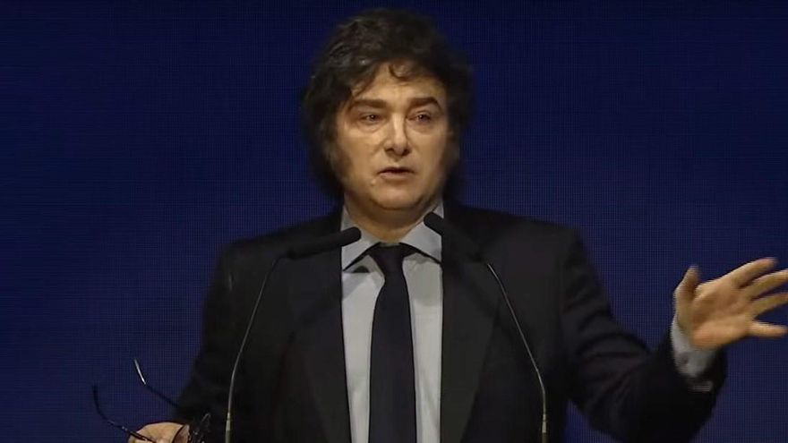 Milei dijo que Elon Musk "se compró ese bastión inmundo que era la CNN" y que habla con Sturzenegger "para replicar la motosierra" en el gobierno de Trump