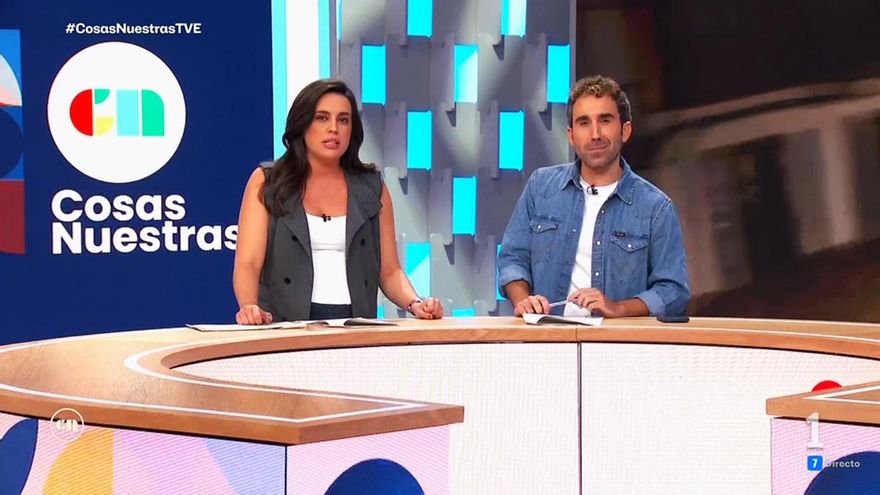 'Cosas nuestras' llega a RTVE: mucho directo y cero tertulia para un estreno accidentado